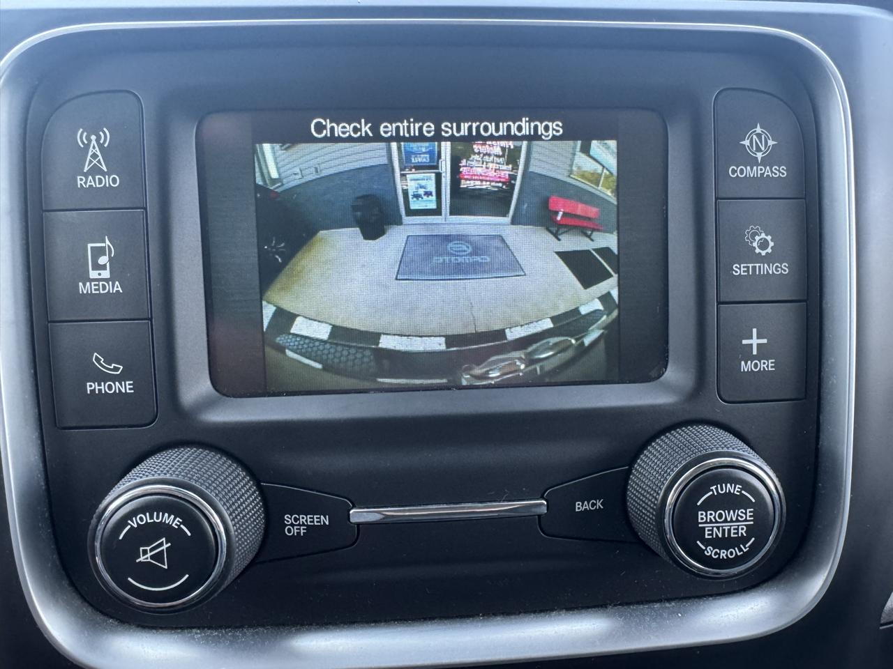 RAM 1500 4WD Crew Cab 140.5" Tradesman 2014