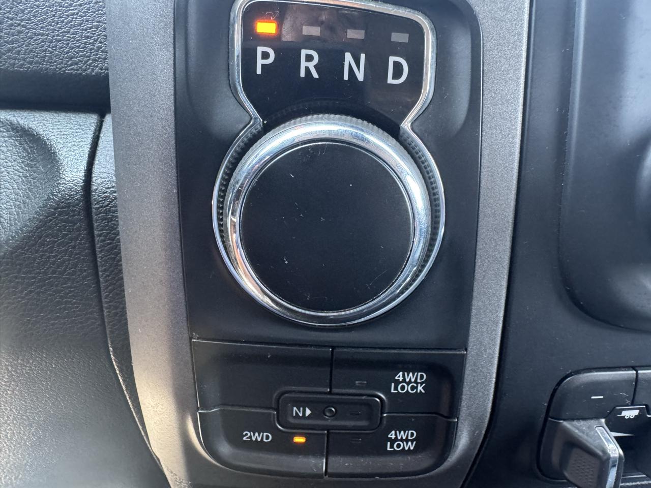 RAM 1500 4WD Crew Cab 140.5" Tradesman 2014