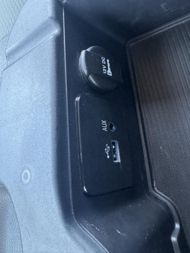 RAM 1500 4WD Crew Cab 140.5" Tradesman 2014