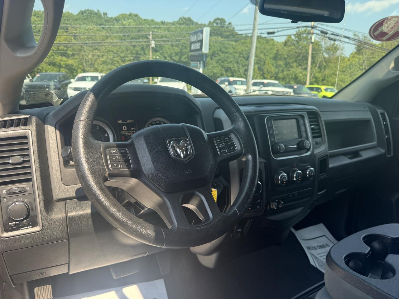 RAM 1500 4WD Crew Cab 140.5" Tradesman 2014