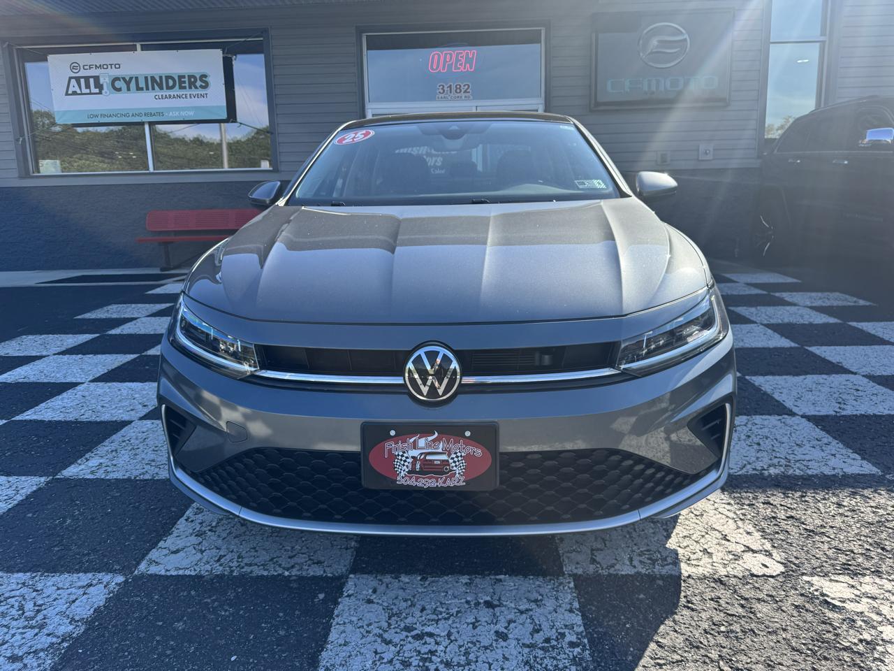 Volkswagen Jetta SE Auto 2025
