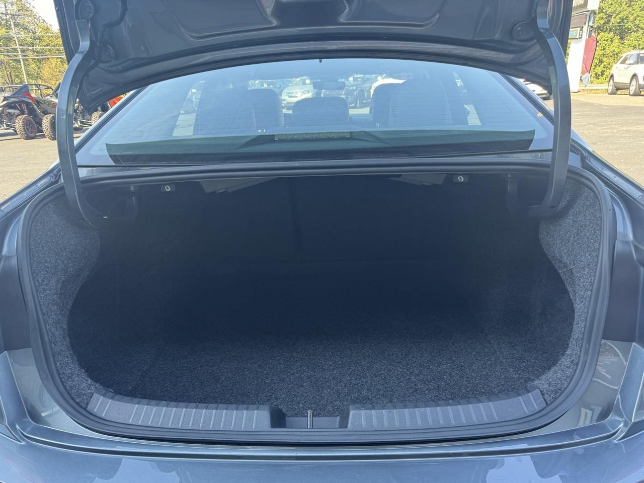 Volkswagen Jetta SE Auto 2025