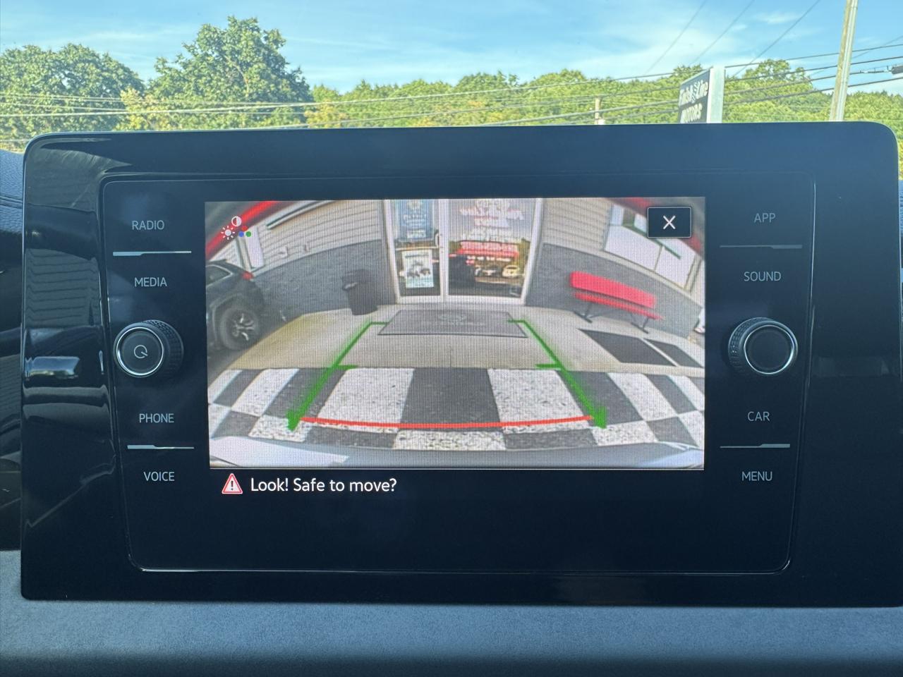 Volkswagen Jetta SE Auto 2025