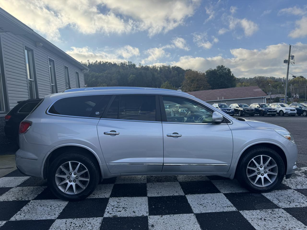 Buick Enclave AWD 4dr Leather 2017