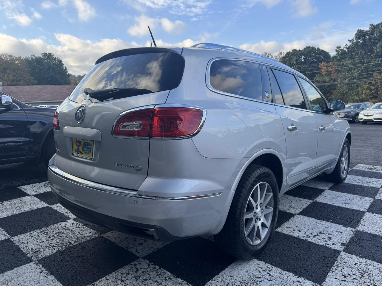Buick Enclave AWD 4dr Leather 2017