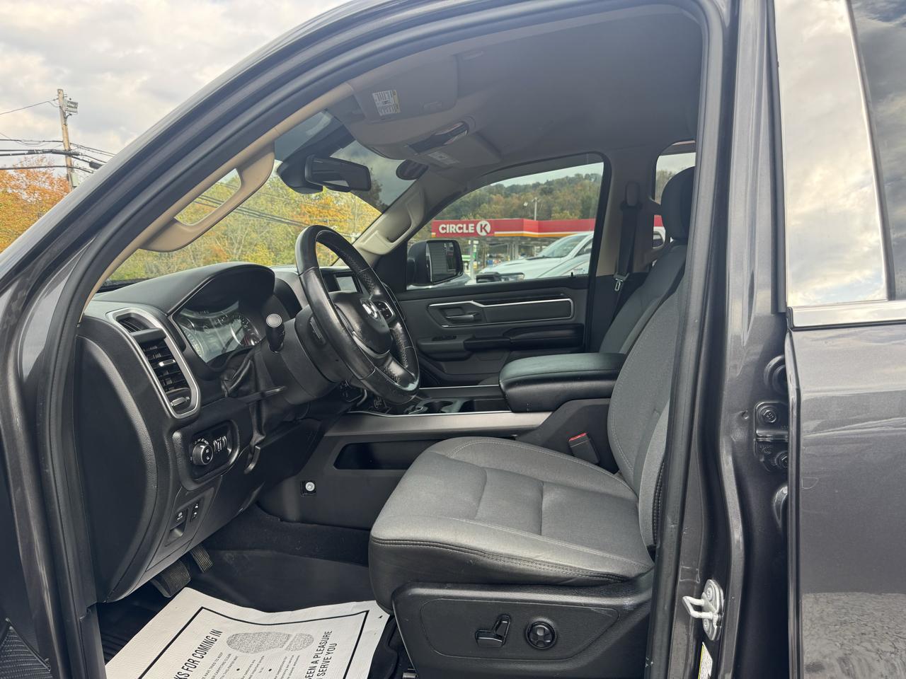 RAM 1500 Big Horn/Lone Star 4x4 Crew Cab 5'7" Box 2019