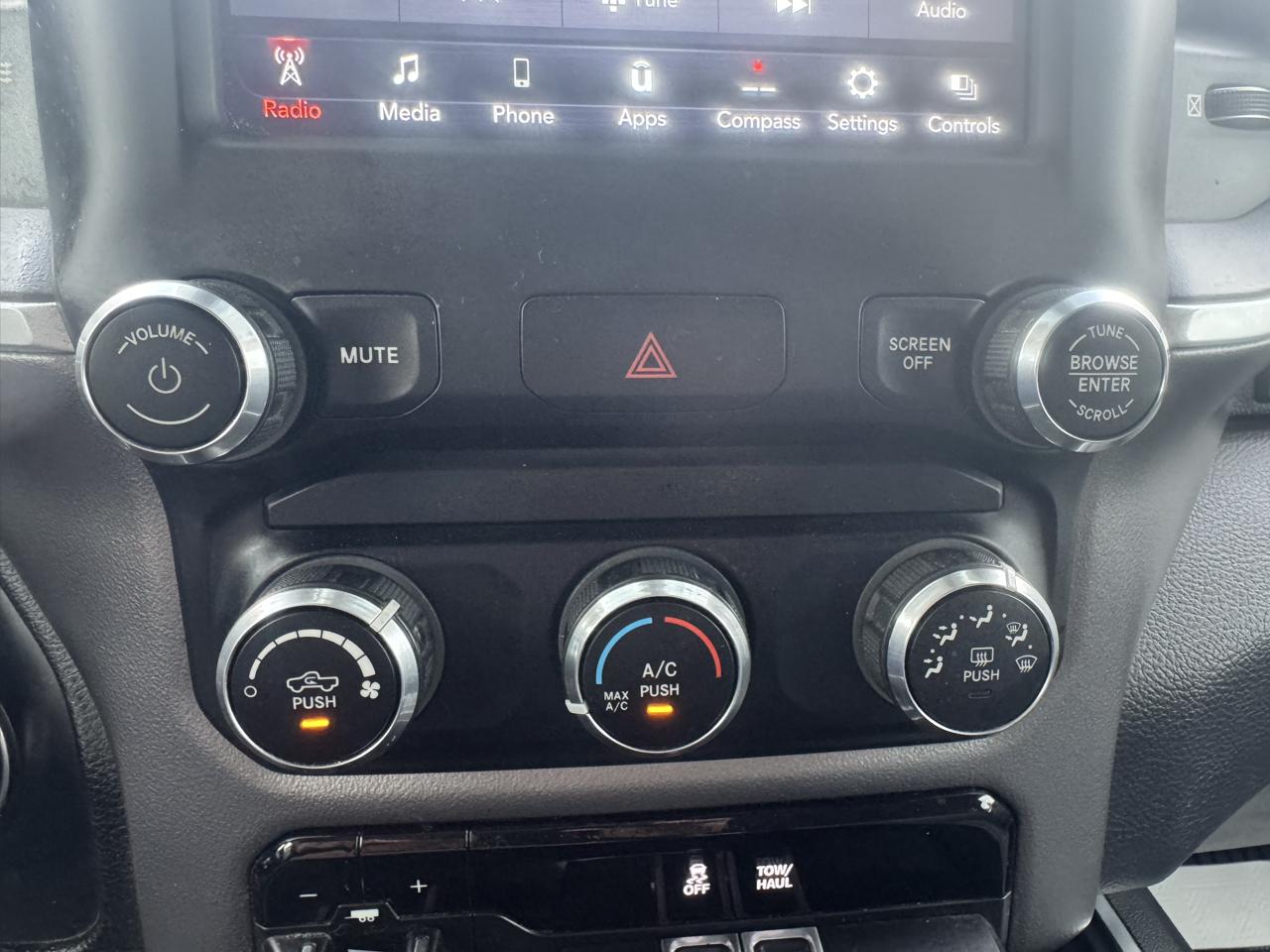 RAM 1500 Big Horn/Lone Star 4x4 Crew Cab 5'7" Box 2019