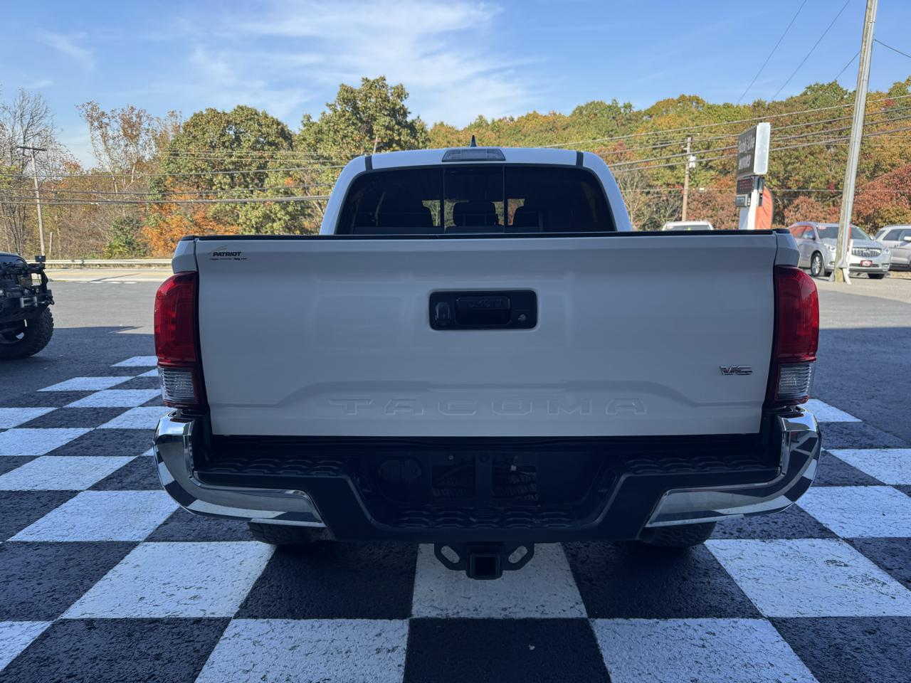 Toyota Tacoma 4WD Double Cab V6 MT TRD Off Road (Natl) 2018