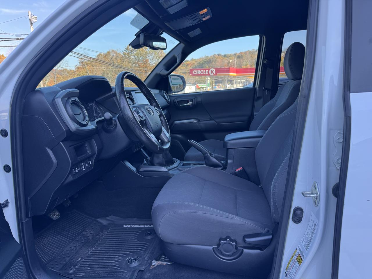 Toyota Tacoma 4WD Double Cab V6 MT TRD Off Road (Natl) 2018