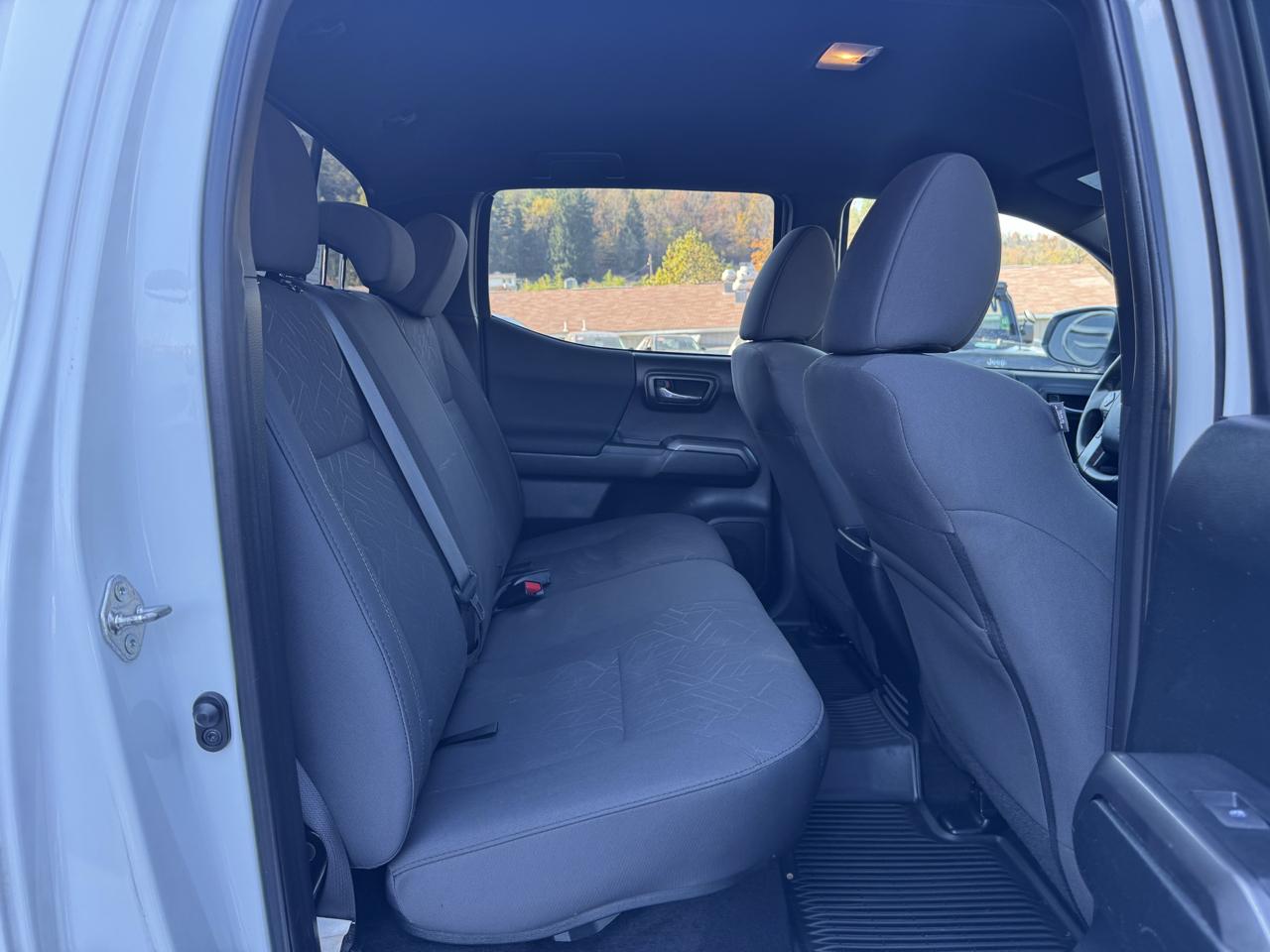 Toyota Tacoma 4WD Double Cab V6 MT TRD Off Road (Natl) 2018