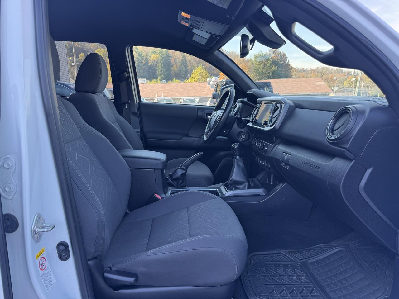 Toyota Tacoma 4WD Double Cab V6 MT TRD Off Road (Natl) 2018