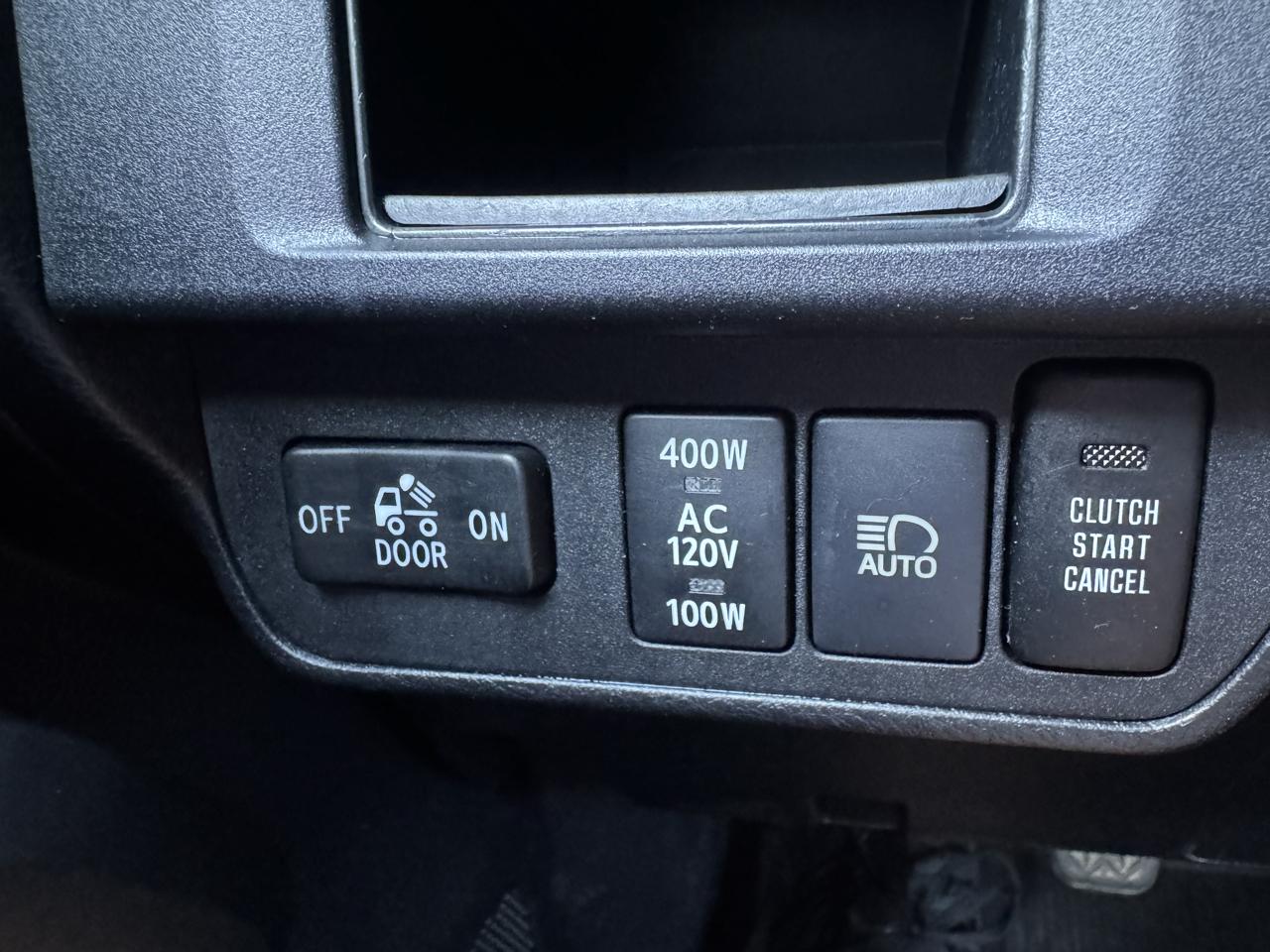 Toyota Tacoma 4WD Double Cab V6 MT TRD Off Road (Natl) 2018