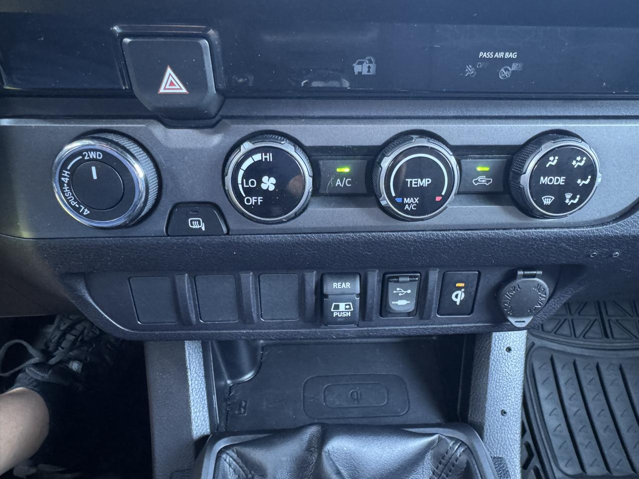 Toyota Tacoma 4WD Double Cab V6 MT TRD Off Road (Natl) 2018