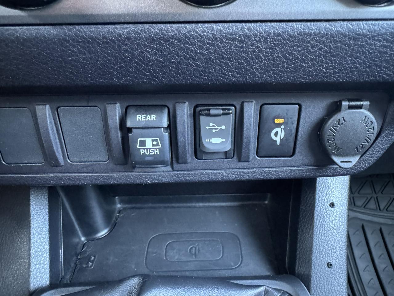 Toyota Tacoma 4WD Double Cab V6 MT TRD Off Road (Natl) 2018