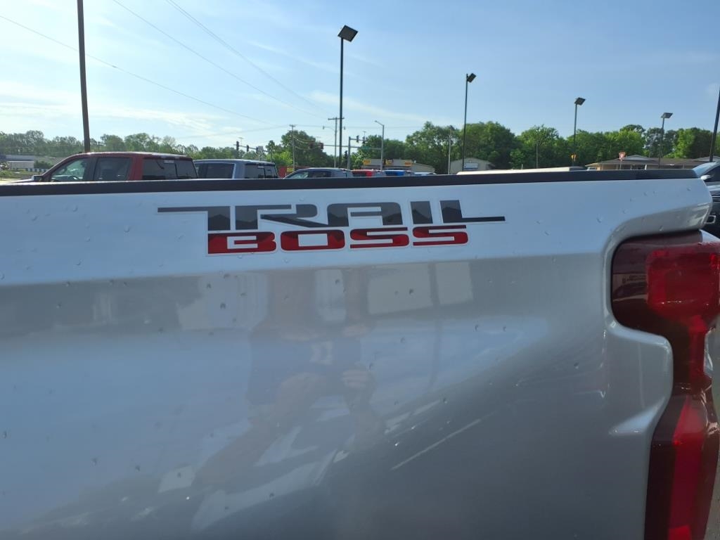 Chevrolet Silverado 1500 4WD Crew Cab 147" LT Trail Boss 2022