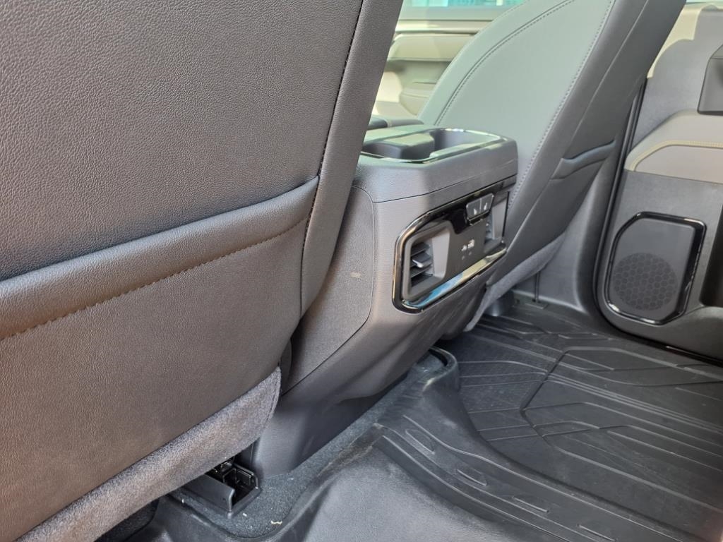 Chevrolet Silverado 1500 4WD Crew Cab 147" ZR2 2025 Chevrolet Silverado 1500 4WD Crew Cab 147" ZR2 2025