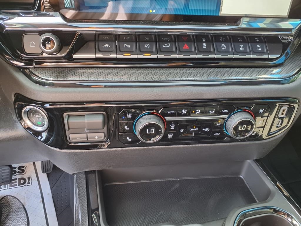 Chevrolet Silverado 1500 4WD Crew Cab 147" ZR2 2025 Chevrolet Silverado 1500 4WD Crew Cab 147" ZR2 2025