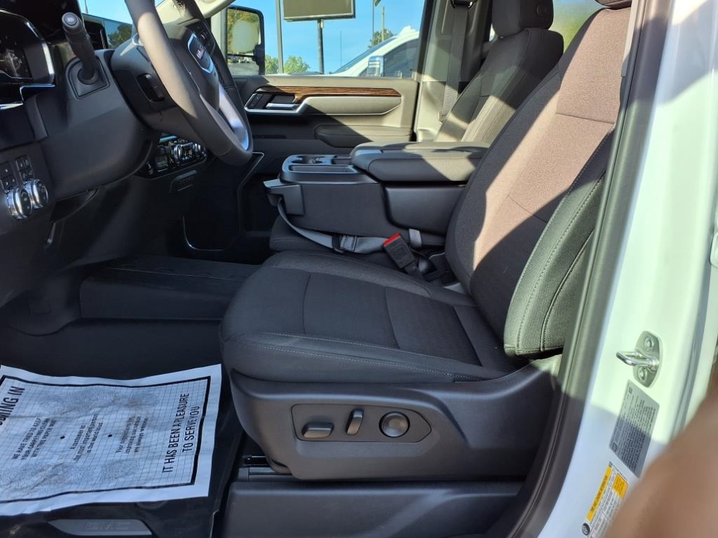 GMC Sierra 2500HD 4WD Crew Cab 159" SLE 2025