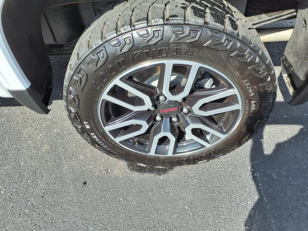 GMC Sierra 1500 4WD Crew Cab 147" AT4 2024 GMC Sierra 1500 4WD Crew Cab 147" AT4 2024