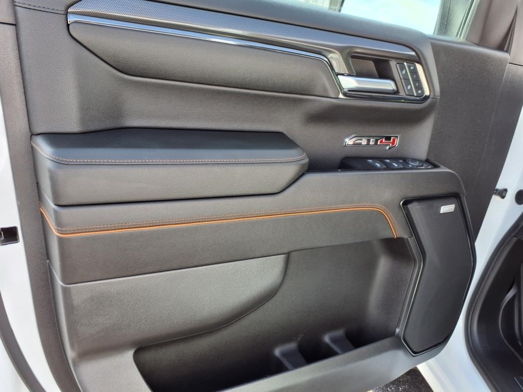 GMC Sierra 1500 4WD Crew Cab 147" AT4 2024 GMC Sierra 1500 4WD Crew Cab 147" AT4 2024