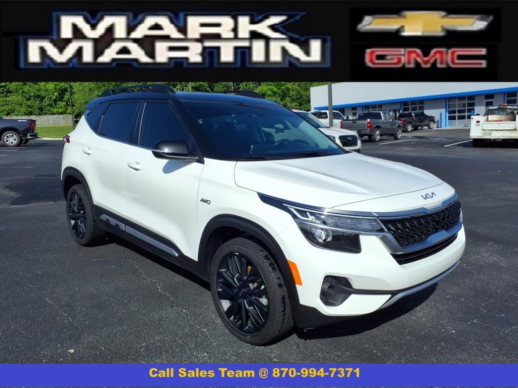 2023 Kia Seltos Nightfall's photo