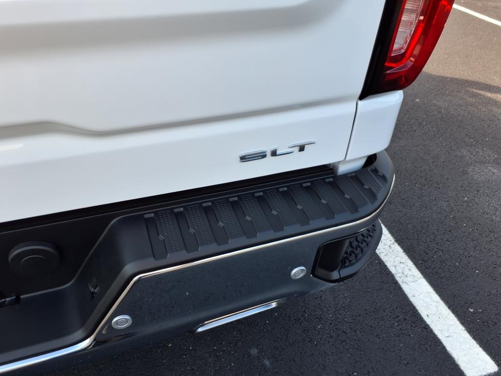 GMC Sierra 1500 4WD Crew Cab 147" SLT 2025 GMC Sierra 1500 4WD Crew Cab 147" SLT 2025