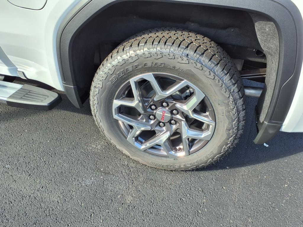 GMC Sierra 1500 4WD Crew Cab 147" SLT 2025 GMC Sierra 1500 4WD Crew Cab 147" SLT 2025