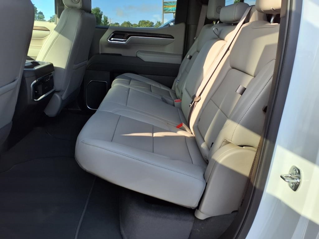 GMC Sierra 1500 4WD Crew Cab 147" SLT 2025 GMC Sierra 1500 4WD Crew Cab 147" SLT 2025