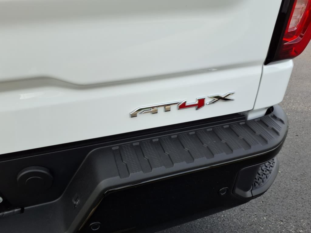 GMC Sierra 1500 4WD Crew Cab 147" AT4X 2025 GMC Sierra 1500 4WD Crew Cab 147" AT4X 2025