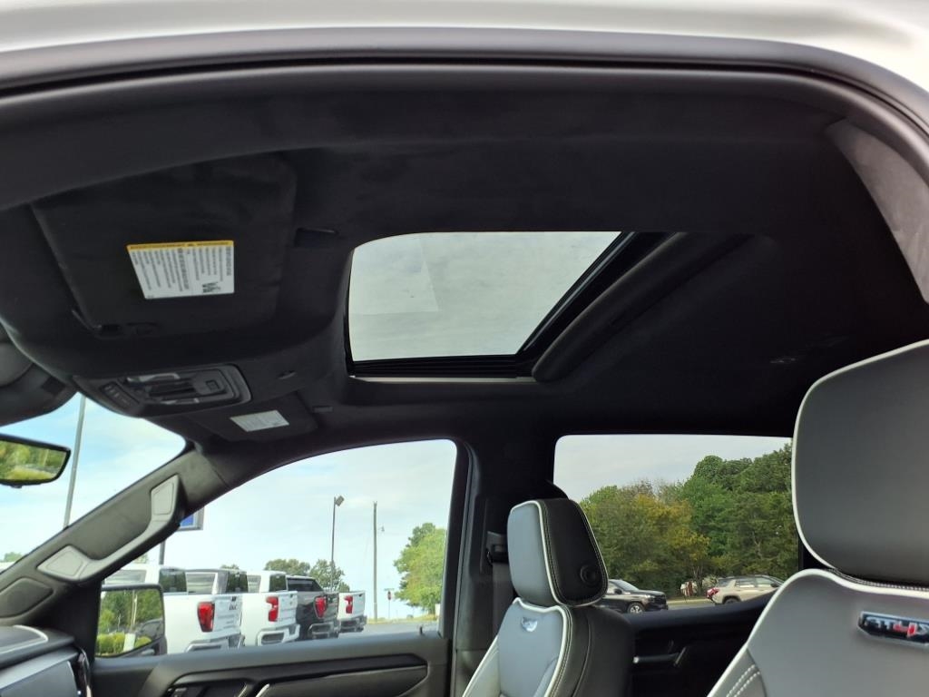 GMC Sierra 1500 4WD Crew Cab 147" AT4X 2025 GMC Sierra 1500 4WD Crew Cab 147" AT4X 2025