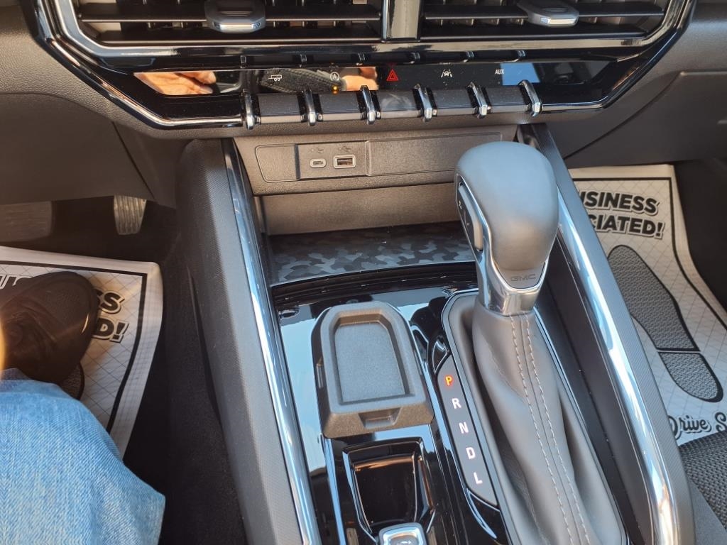 GMC Canyon 2WD Crew Cab Elevation 2026