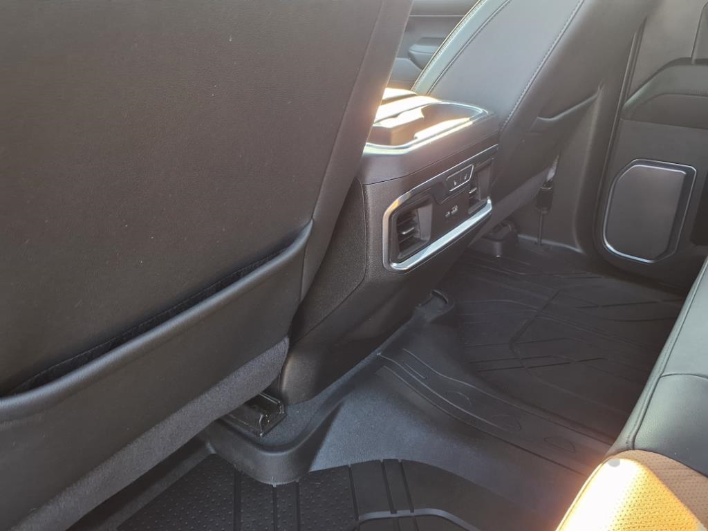 Chevrolet Silverado 1500 4WD Crew Cab 147" High Country 2024 Chevrolet Silverado 1500 4WD Crew Cab 147" High Country 2024