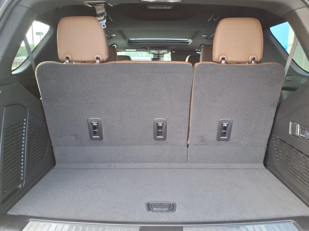 Chevrolet Tahoe 4WD 4dr High Country 2025