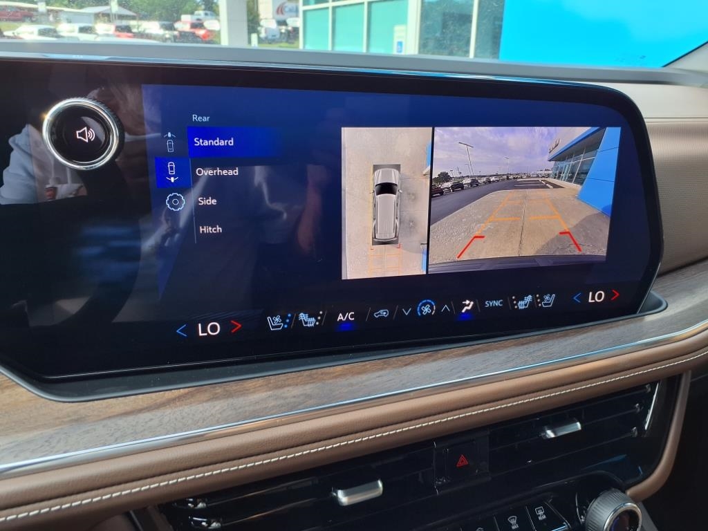 Chevrolet Tahoe 4WD 4dr High Country 2025