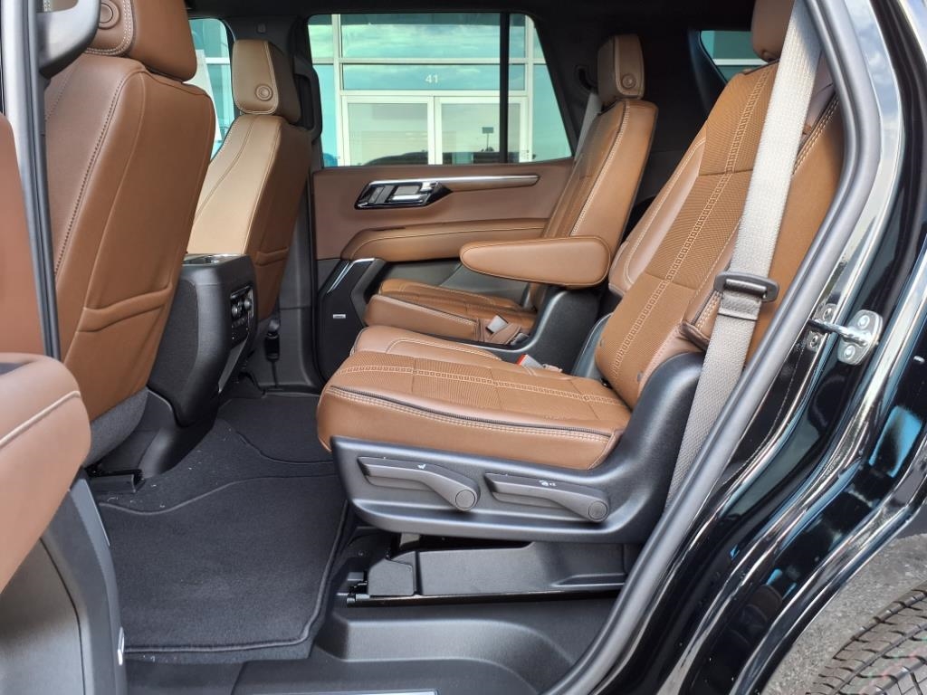 Chevrolet Tahoe 4WD 4dr High Country 2025