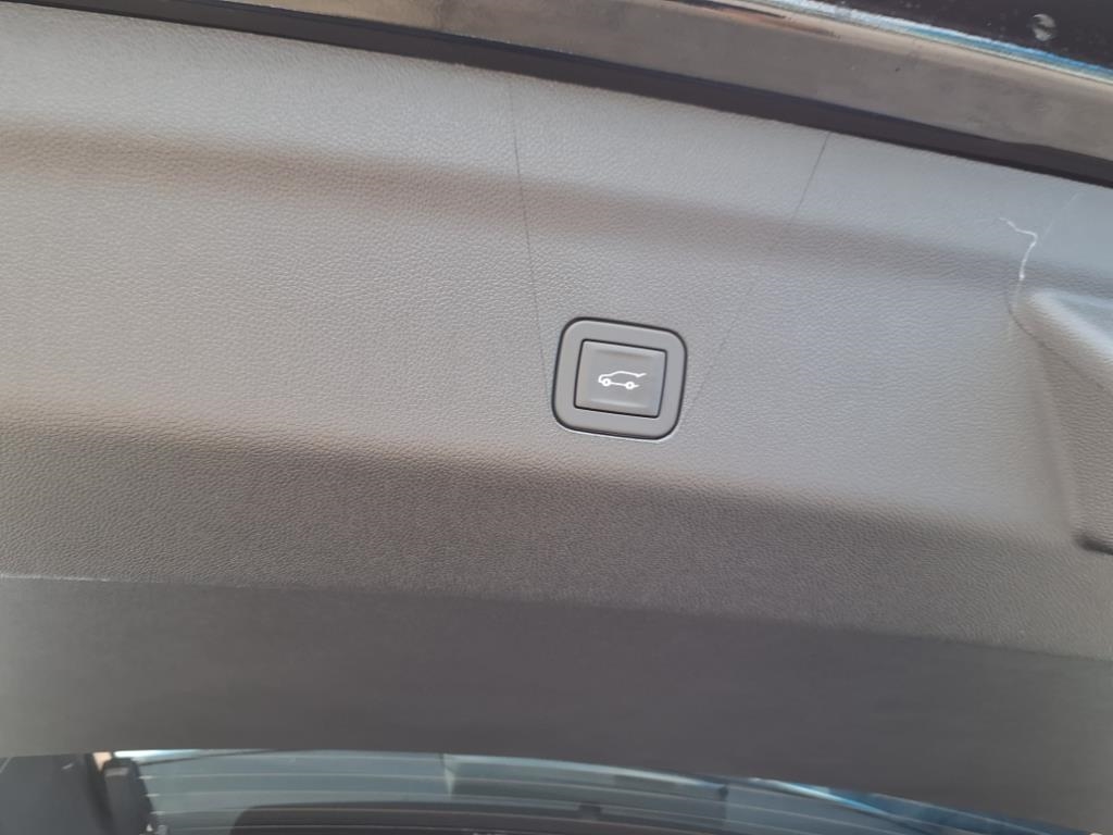 Chevrolet Tahoe 4WD 4dr High Country 2025