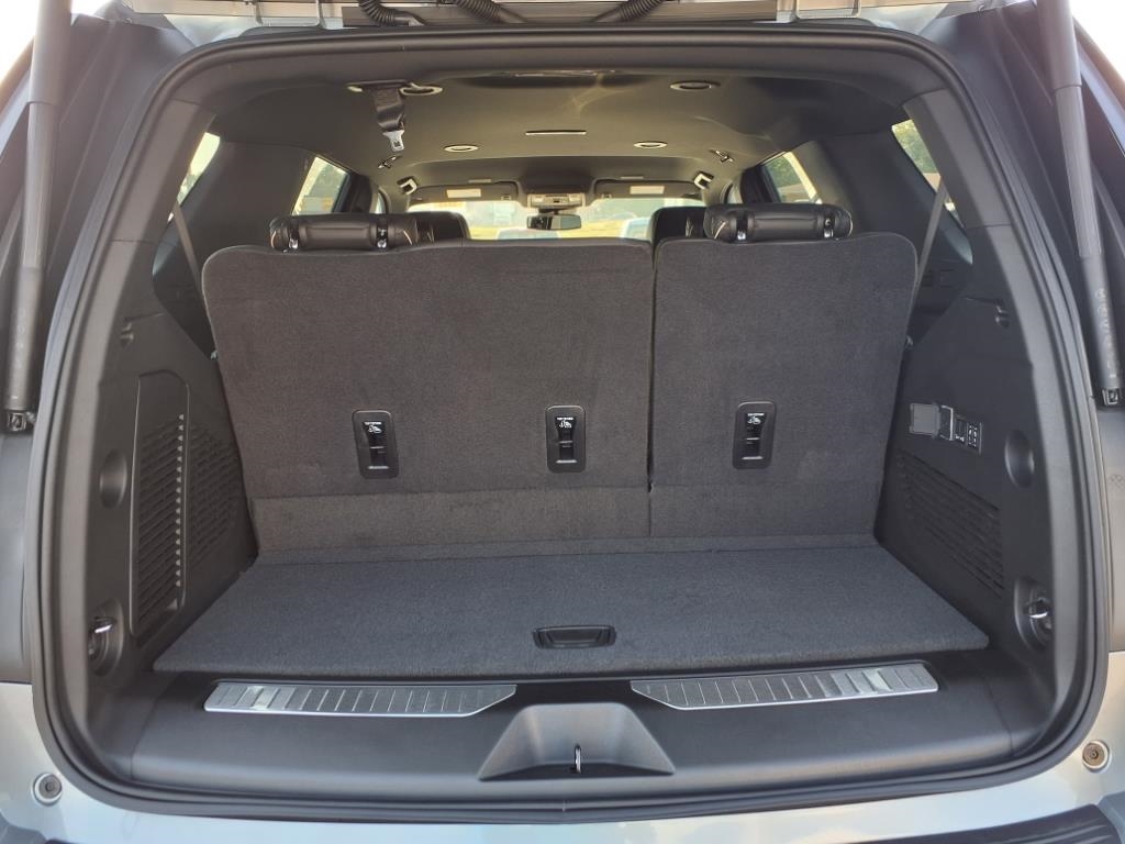 Chevrolet Tahoe 2WD 4dr Premier 2025