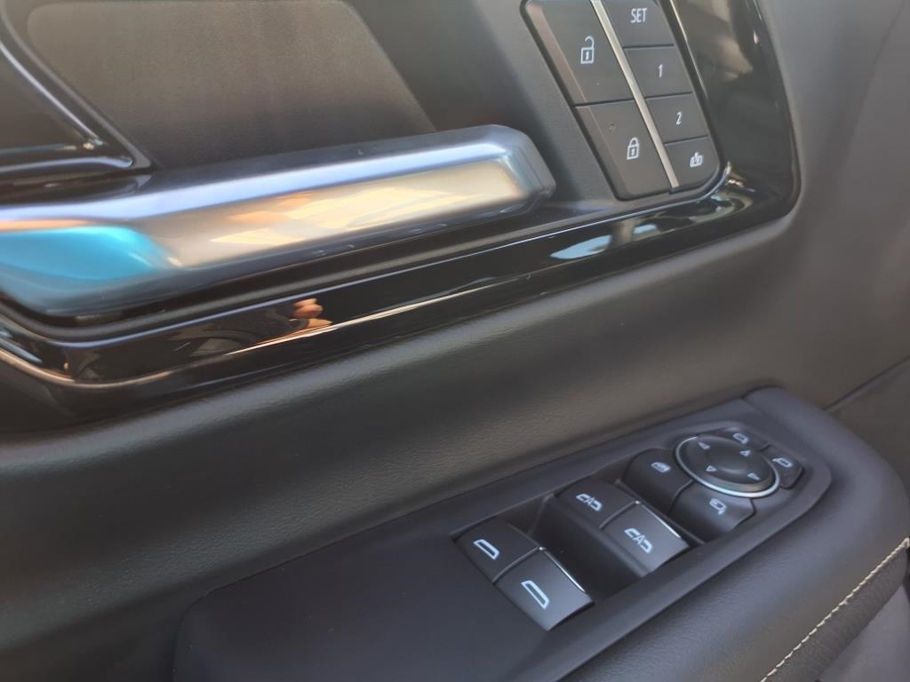 Chevrolet Tahoe 2WD 4dr Premier 2025