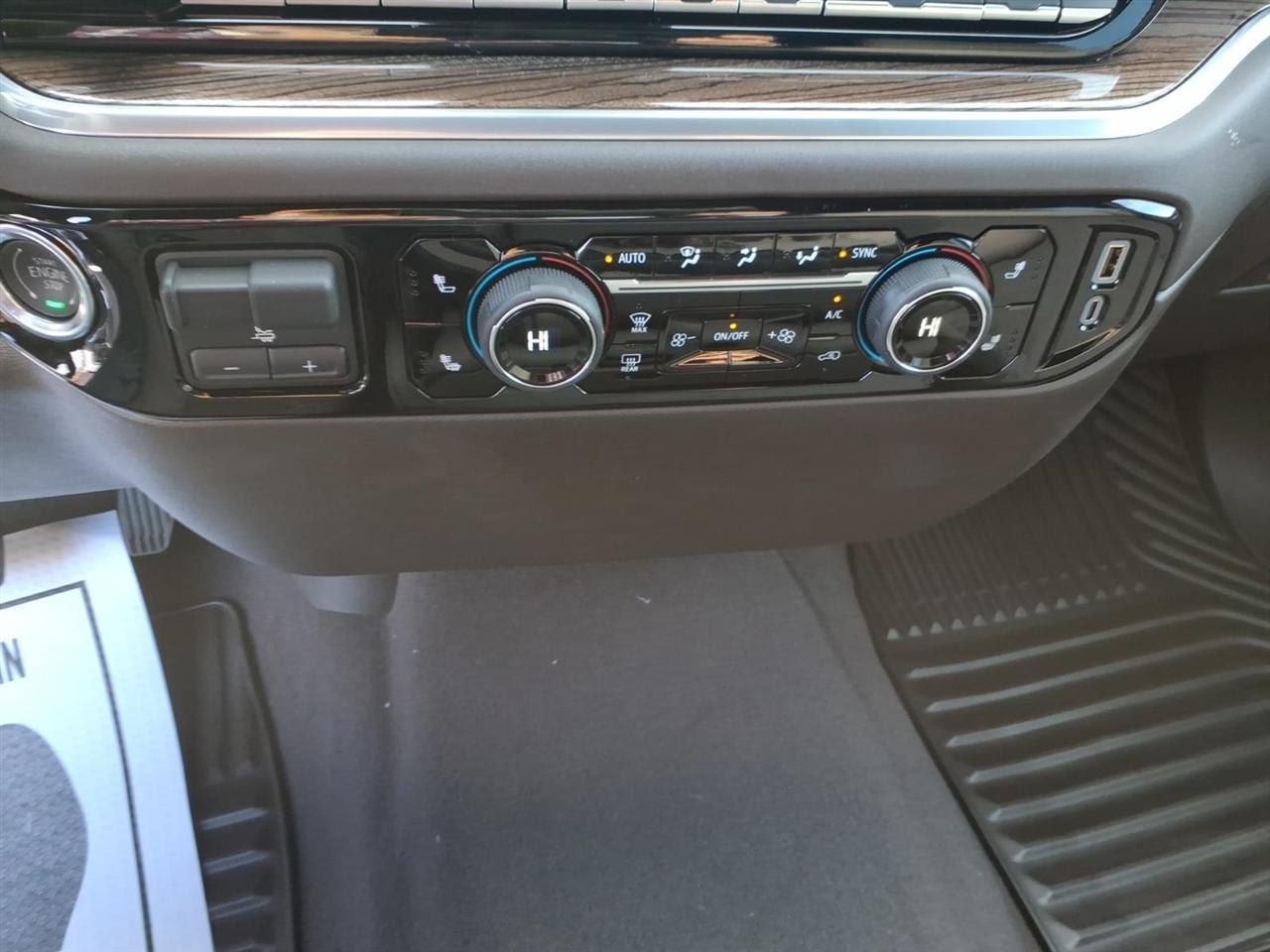 Chevrolet Silverado 1500 4WD Crew Cab 157" LT 2026