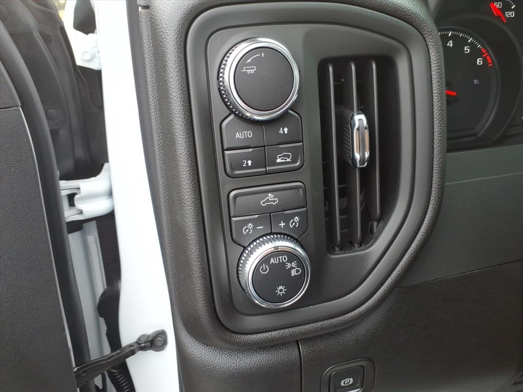 GMC Sierra 1500 4WD Crew Cab 147" Pro 2026 GMC Sierra 1500 4WD Crew Cab 147" Pro 2026