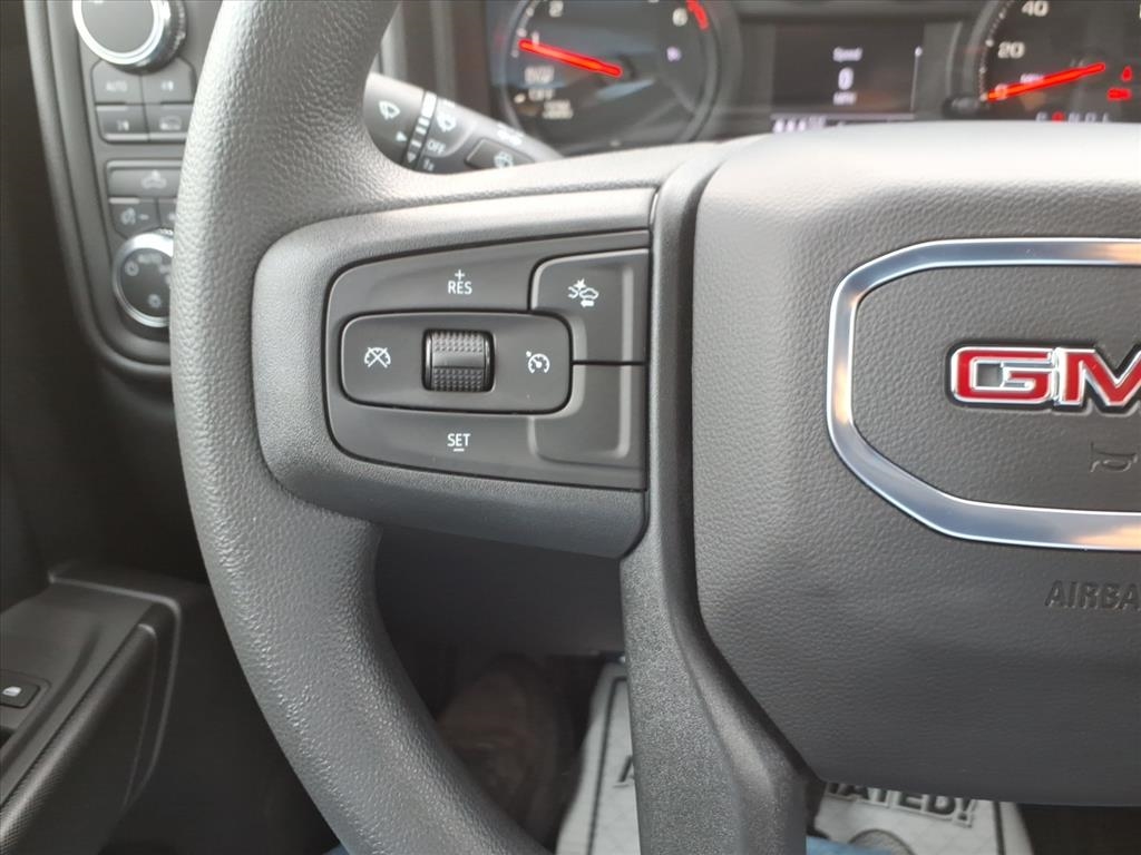 GMC Sierra 1500 4WD Crew Cab 147" Pro 2026 GMC Sierra 1500 4WD Crew Cab 147" Pro 2026