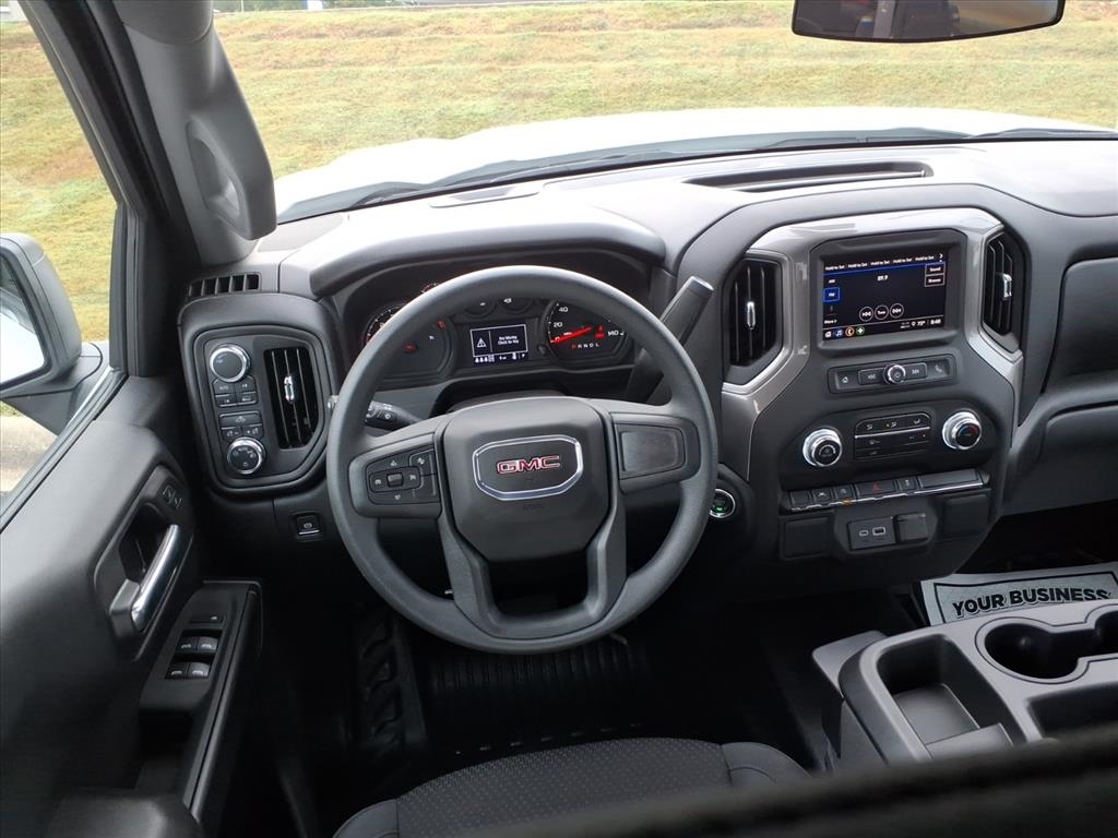 GMC Sierra 1500 4WD Crew Cab 147" Pro 2026