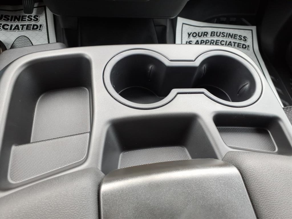 GMC Sierra 1500 4WD Crew Cab 147" Pro 2026