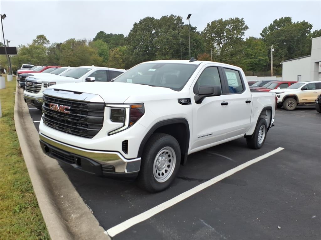 GMC Sierra 1500 4WD Crew Cab 147" Pro 2026