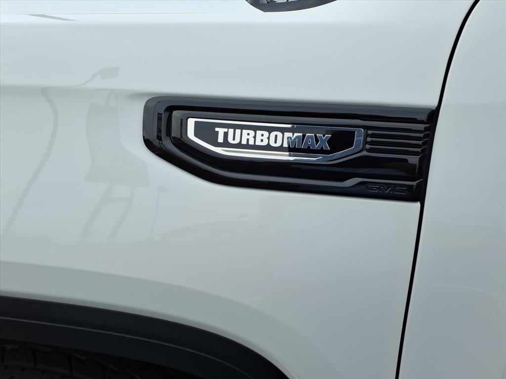 GMC Sierra 1500 4WD Crew Cab 147" Pro 2026