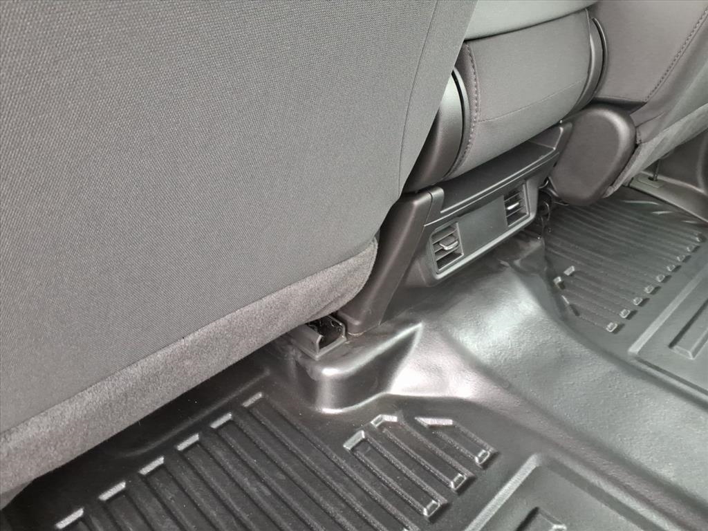 GMC Sierra 1500 4WD Crew Cab 147" Pro 2026