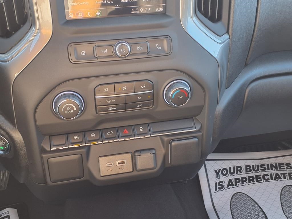 Chevrolet Silverado 1500 4WD Crew Cab 147" Custom 2026