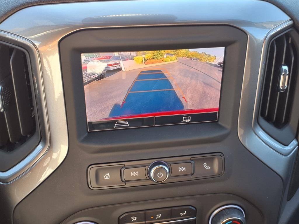 Chevrolet Silverado 1500 4WD Crew Cab 147" Custom 2026