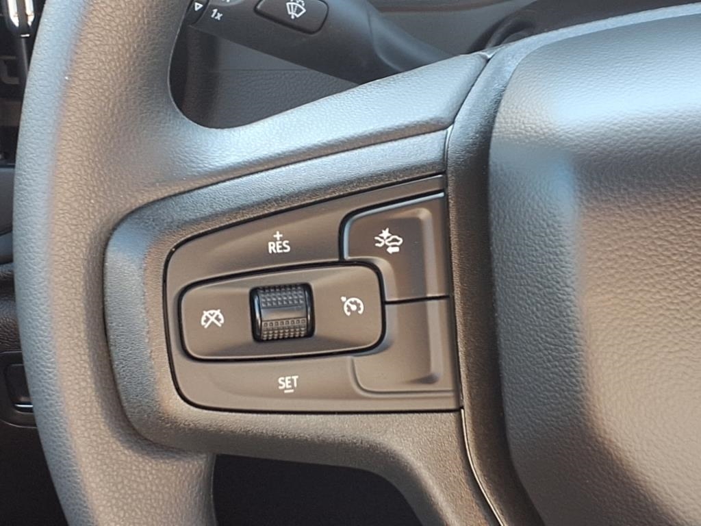 Chevrolet Silverado 1500 4WD Crew Cab 147" Custom 2026