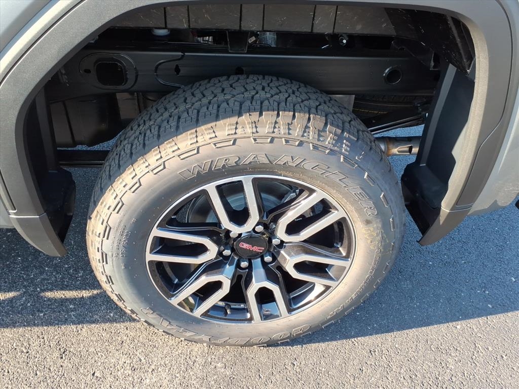 GMC Sierra 1500 4WD Crew Cab 147" AT4 2026 GMC Sierra 1500 4WD Crew Cab 147" AT4 2026